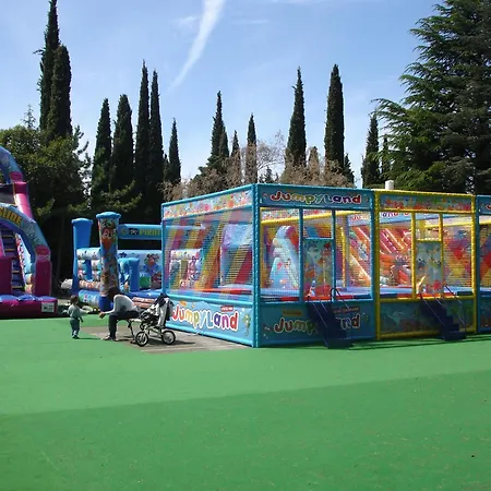 캠프장 Adria - Pitches *