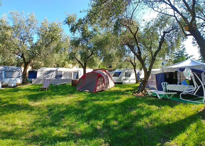 Adria - Pitches مكان تخييم *