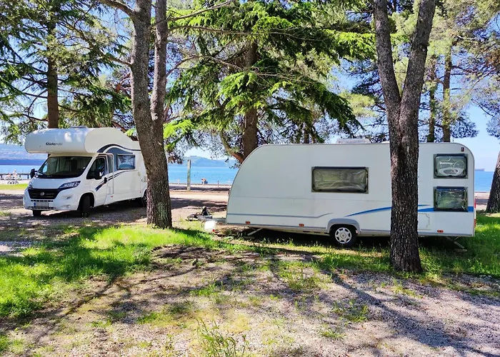 Campeggio Adria - Pitches *